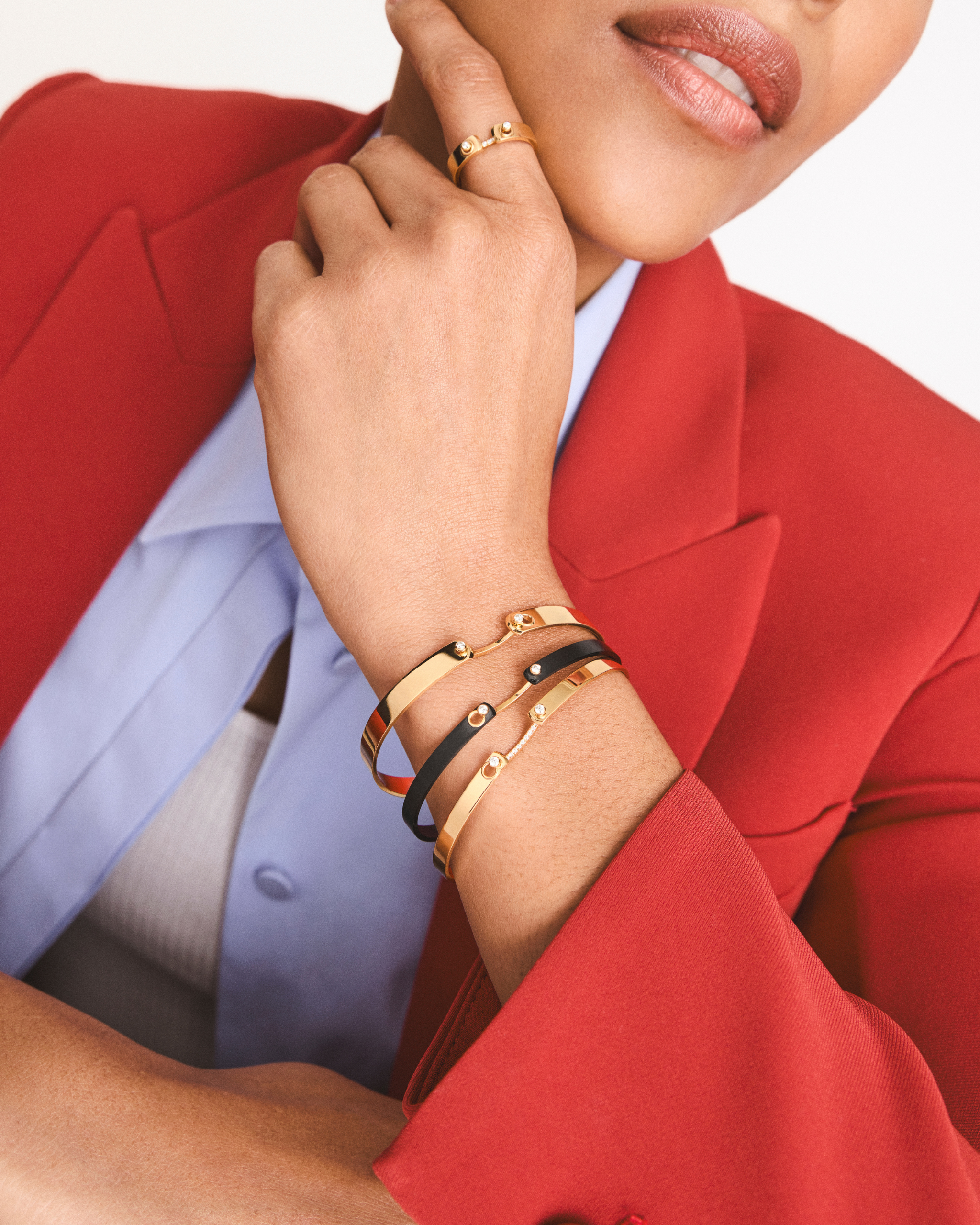 Business Meeting Mood Bangle in Yellow Gold