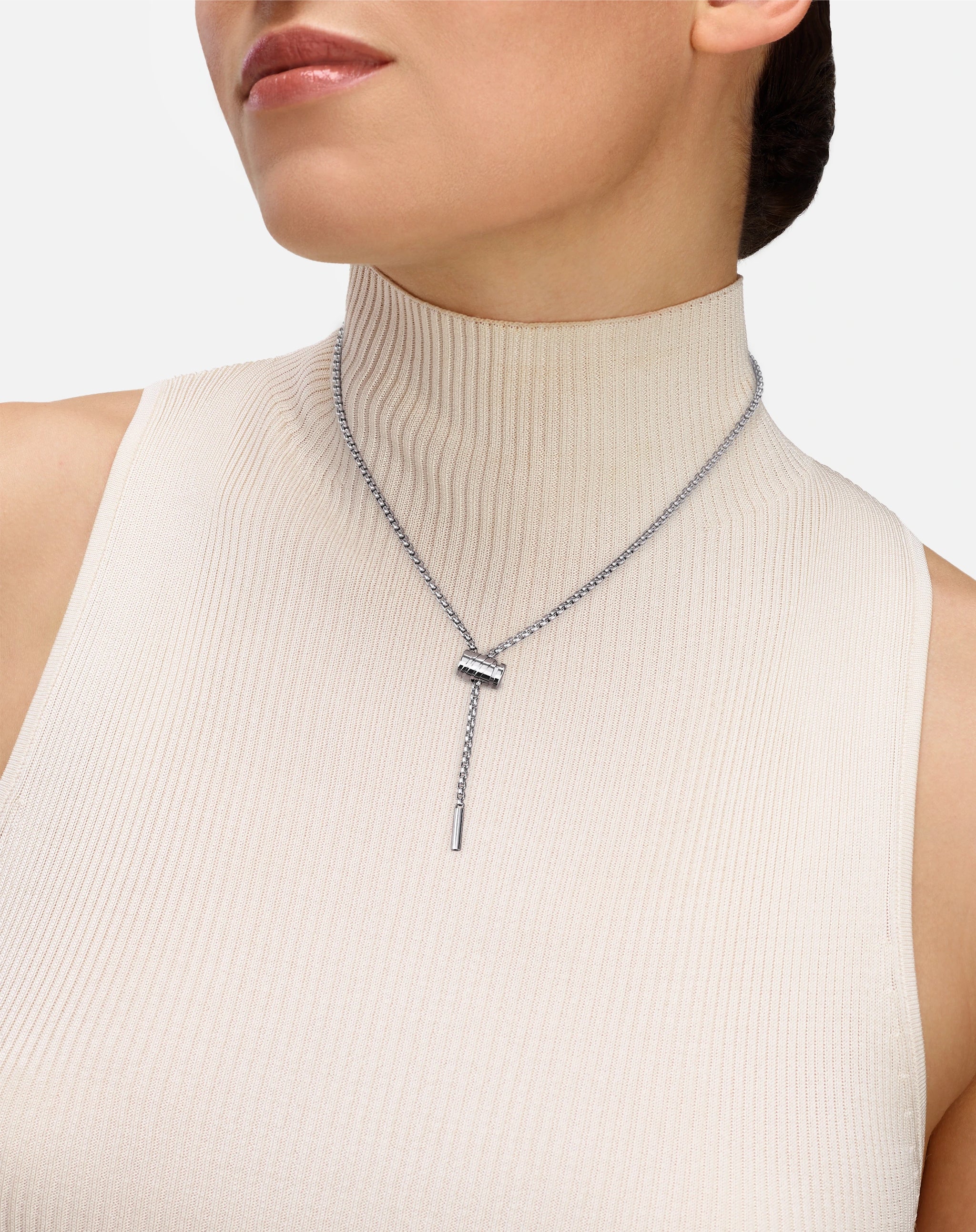 files/Latch-Mini_Necklace_Titanium_Model_NH61929.webp - Nouvel Heritage