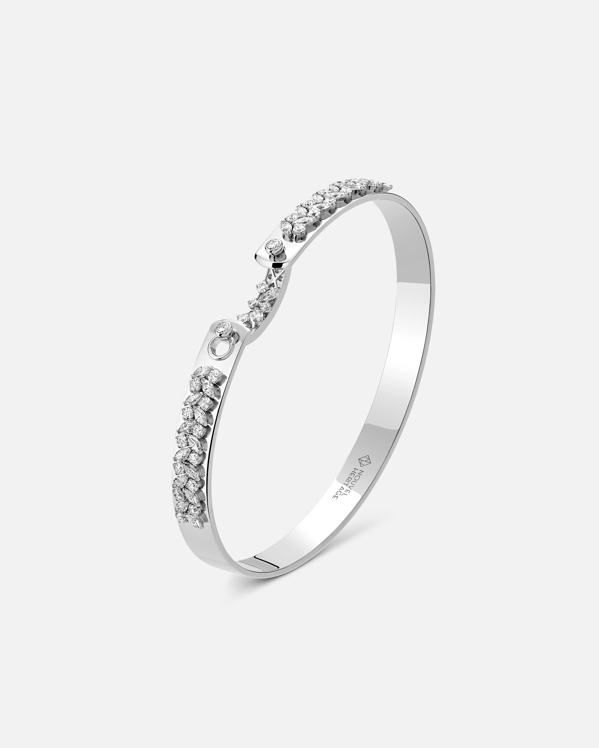 Soirée Mood Bangle in White Gold