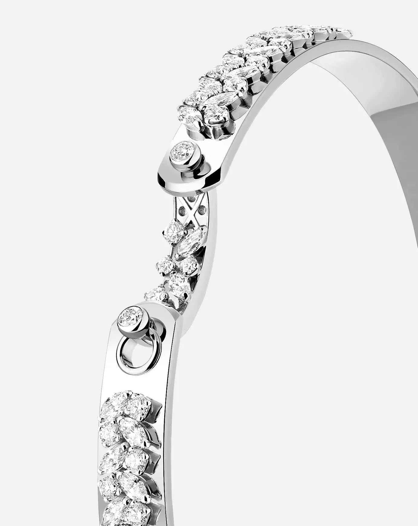 Soirée Mood Bangle in White Gold
