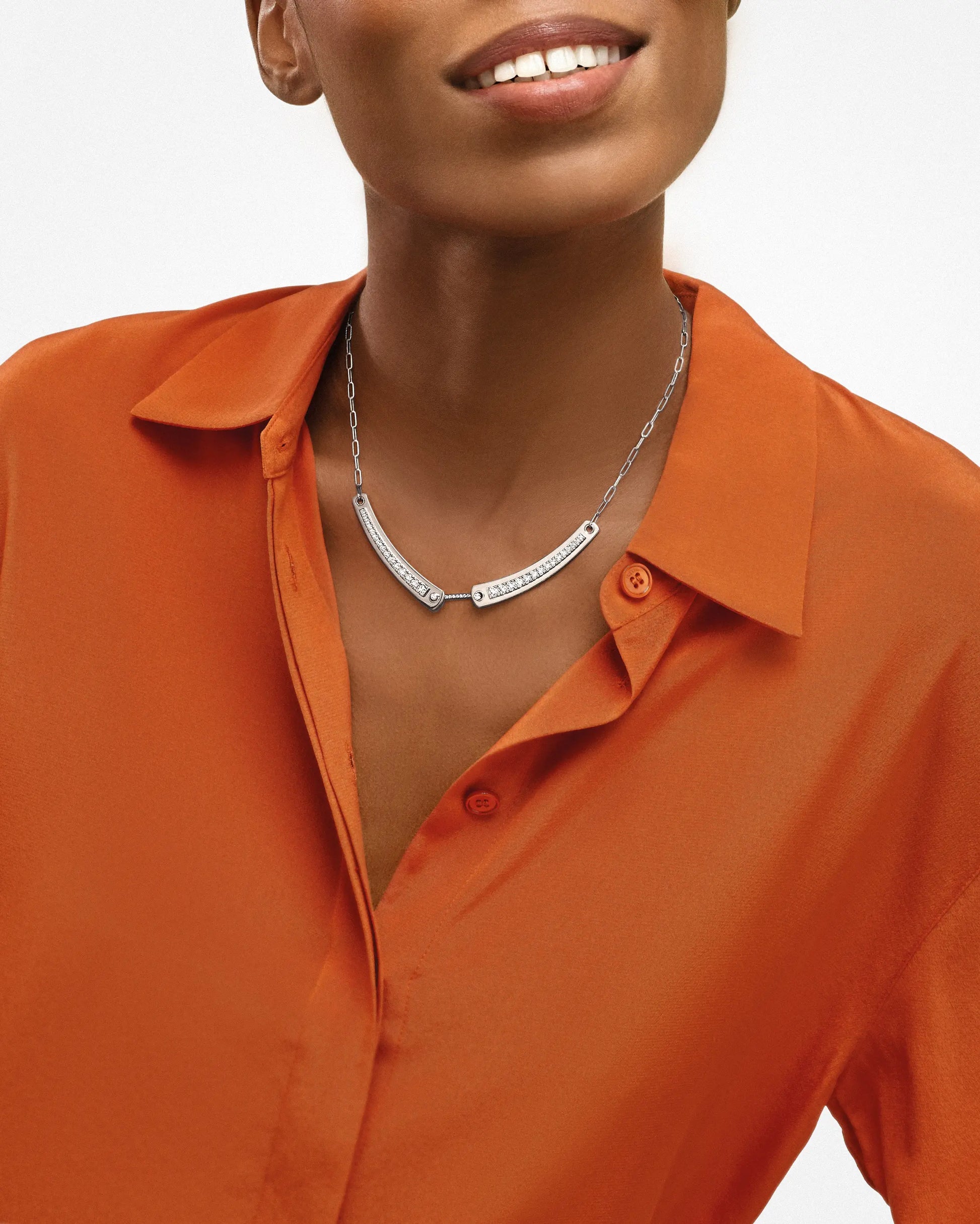 Tuxedo Mood Necklace in White Gold