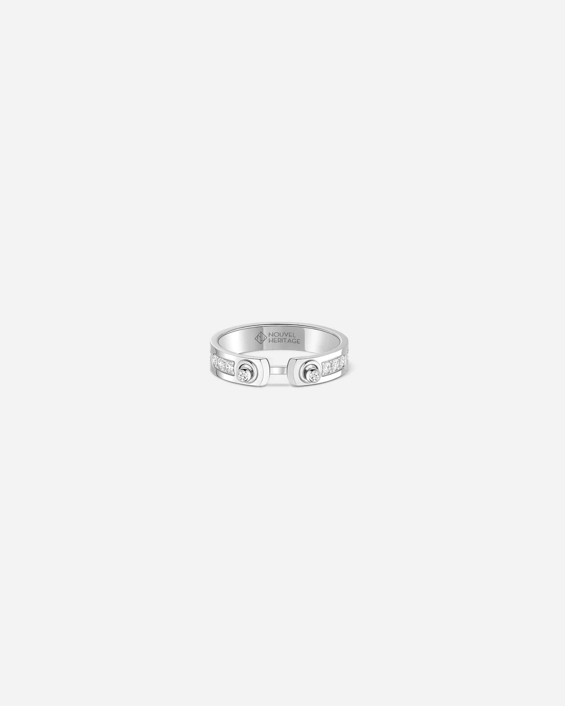 Tuxedo Mood Ring in White Gold